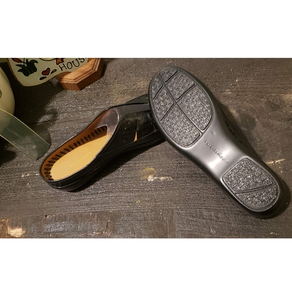 Easy Spirit Mules Clogs Flats Slides 8 Wide Loafer Slip on walking shoe - Picture 3 of 5